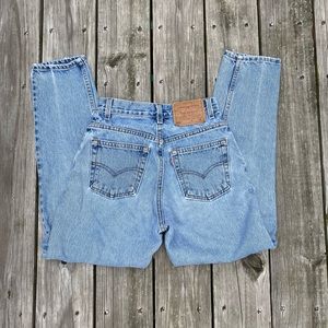 VINTAGE 1990s USA LIGHT WASH 550 LEVI - 24W